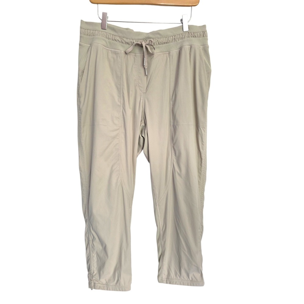Lululemon Lined Dance Studio Mid-Rise Cropped Pants 12 Beige